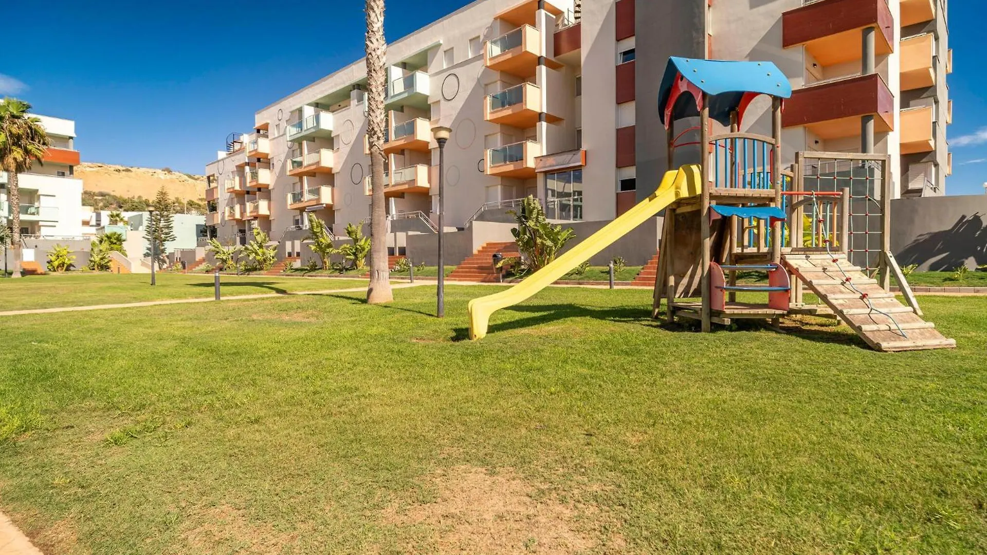 Lovely Apartment In Almerimar With Kitchen