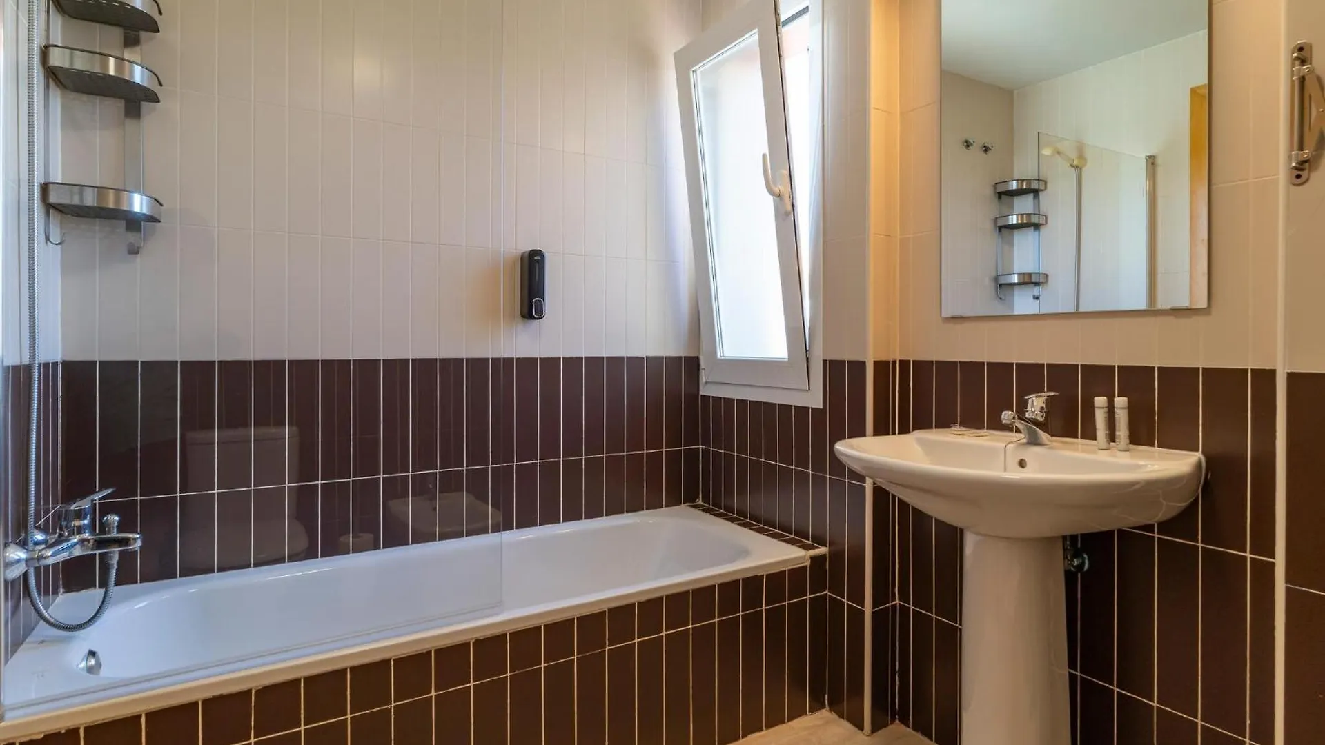 Lovely Apartment In Almerimar With Kitchen